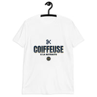 Coiffeuse À la retraite 2026 - T-shirt cadeau — White